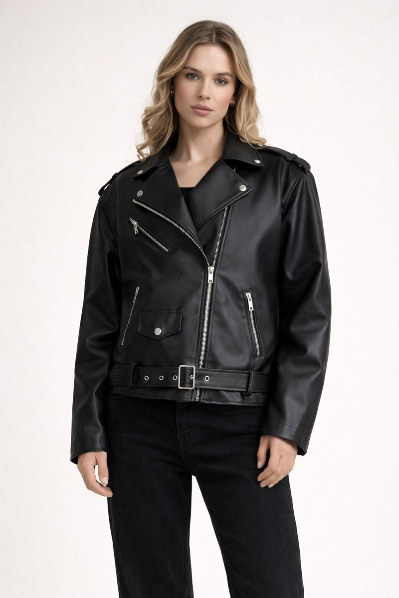 Giacca Biker Donna in Pelle Sintetica con Cinturino e Chiusura Diagonale in Metallo Elegante