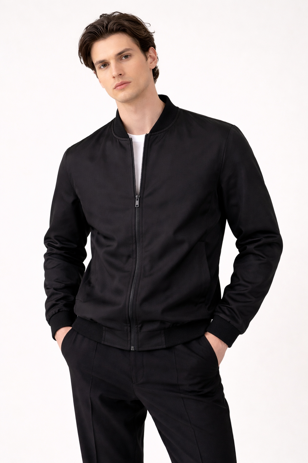 Giacca Leggera da Uomo in Tessuto Liscio con Cerniera Frontale, Taglio Dritto e Collo Rotondo