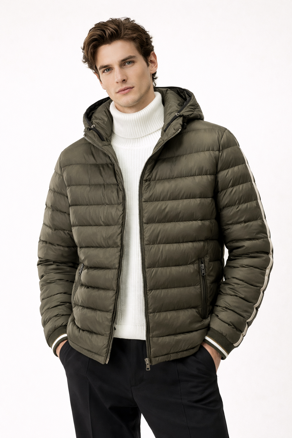 Giacca Leggera da Uomo in Tessuto Sintetico con Imbottitura Orizzontale a Righe e Zip Centrale con Cappuccio Removibile