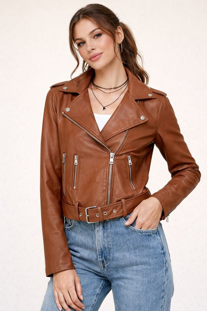 Giacca da Moto in Pelle Sintetica con Chiusura Diagonale e Revers Definiti che Seguono la Linea del Corpo